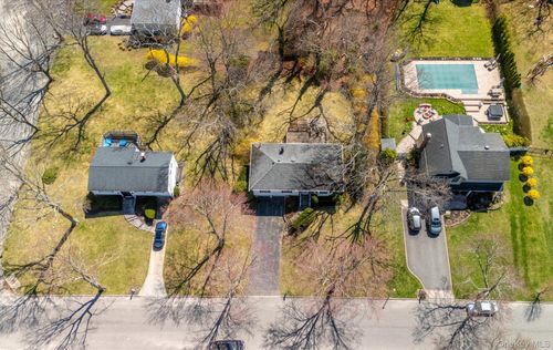 17 Peacock Ln, Commack, NY, 11725-4910 | Card Image