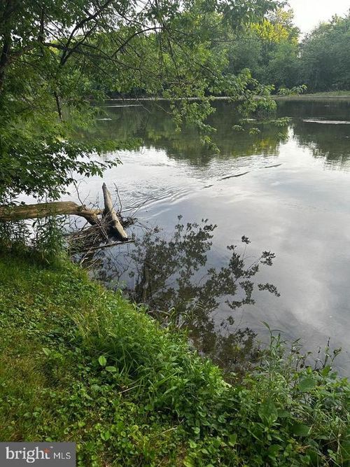 28 W Willow Ter, MECHANICSBURG, PA, 17050-1808 | Card Image