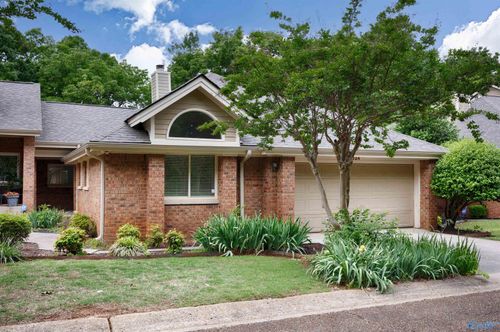 2024 Fairway Hills Dr, Huntsville, AL, 35802-4329 | Card Image