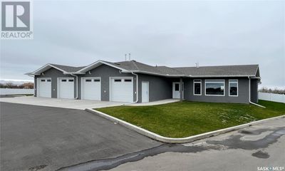 2330 Morsky Dr, Home with 2 bedrooms, 2 bathrooms and null parking in Estevan SK | Image 2