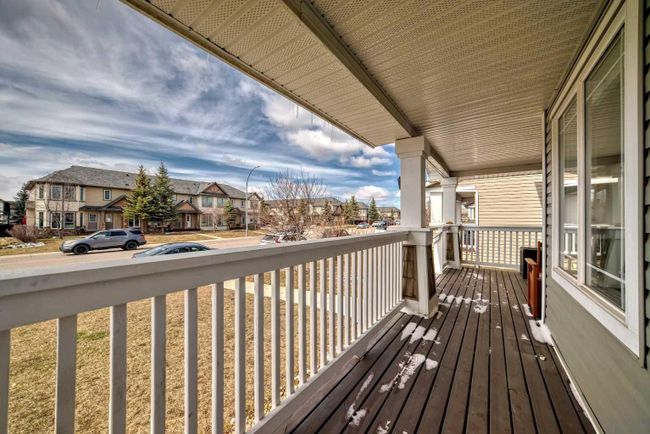 2442 Kingsland Road Se, Home with 4 bedrooms, 3 bathrooms and 2 parking in Airdrie AB | Image 2