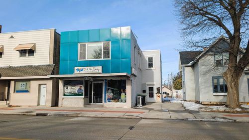 2114 Wisconsin Avenue, New Holstein, WI, 53061 | Card Image