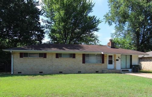 405 Angus St, Conway, AR, 72032-4607 | Card Image