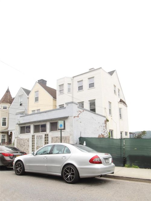 301 Warburton Ave, Yonkers, NY, 10701-2224 | Card Image