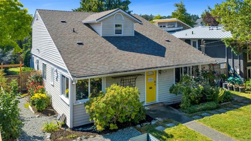 2624 Forbes St, Victoria, BC, V8R4C1 | Card Image