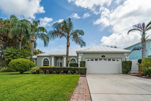 527 Nw Bellworth Pl, Jensen Beach, FL, 34957-3517 | Card Image
