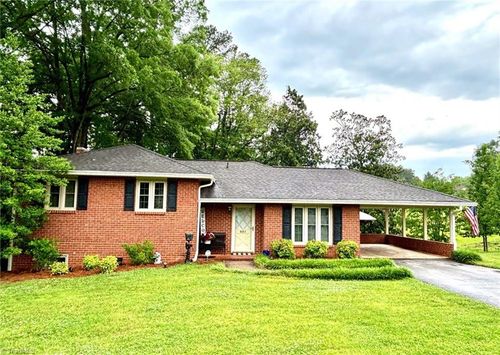 831 Sunset Dr, Pilot Mountain, NC, 27041-8354 | Card Image