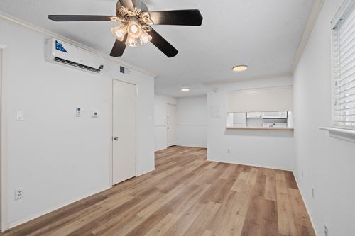 apt-204-4105 Speedway, Austin, TX, 78751-4643 | Card Image