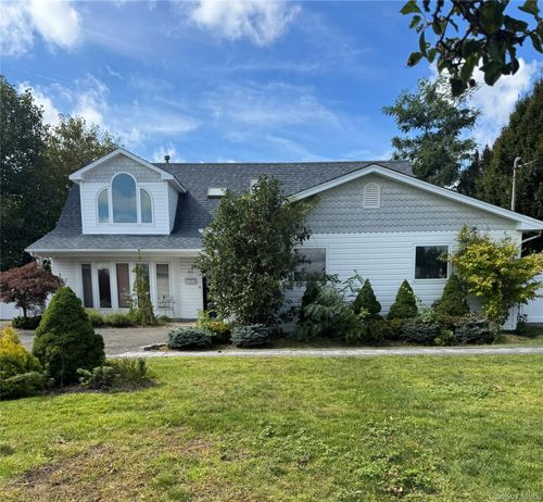 50 Cedar Point Dr, West Islip, NY, 11795-5014 | Card Image