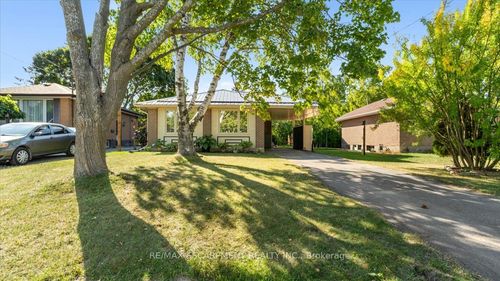 7 May Ave, Belleville, ON, K8P2N8 | Card Image