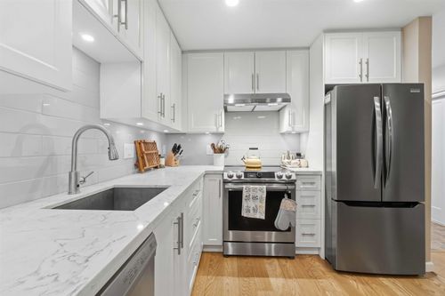 111-2678 Dixon St, Port Coquitlam, BC, V3C6L7 | Card Image