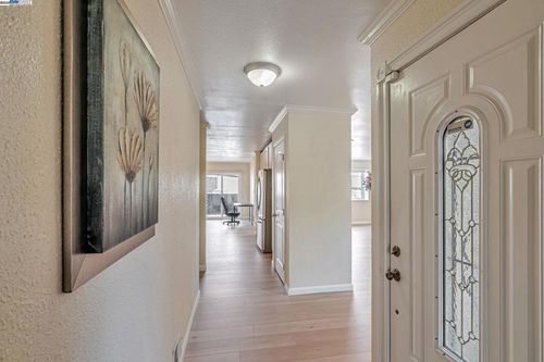 14015 Doolittle Dr, San Leandro, CA, 94577-5537 | Card Image