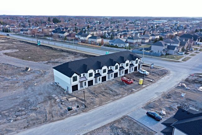 209 Bowman Dr, House attached with 3 bedrooms, 3 bathrooms and 1 parking in Ilderton ON | Image 11