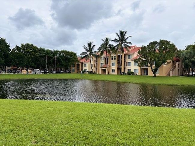 APT-101 - 4190 San Marino Blvd, Condo with 2 bedrooms, 2 bathrooms and null parking in West Palm Beach FL | Image 5