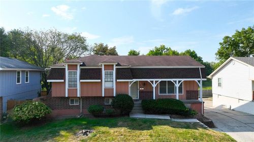 6505 E 140th Pl, Grandview, MO, 64030-3840 | Card Image