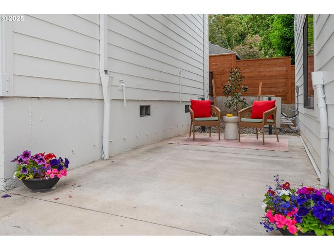 Patio | Image 6