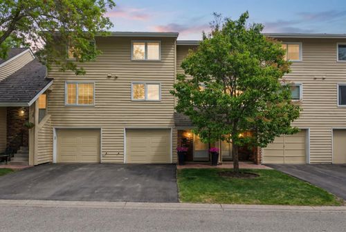 322 Point Mckay Gdns Nw, Calgary, AB, T3B4V8 | Card Image