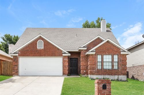 6449 Canyon Trl, Lake Worth, TX, 76135-2345 | Card Image