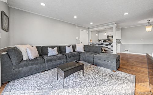 d7-34821 Valleyview Dr. Drive, Sterling Heights, MI, 48312 | Card Image