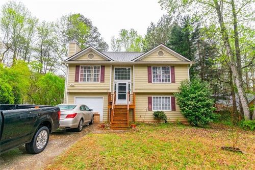 990 Fox Valley Trl, Stone Mountain, GA, 30088-2617 | Card Image