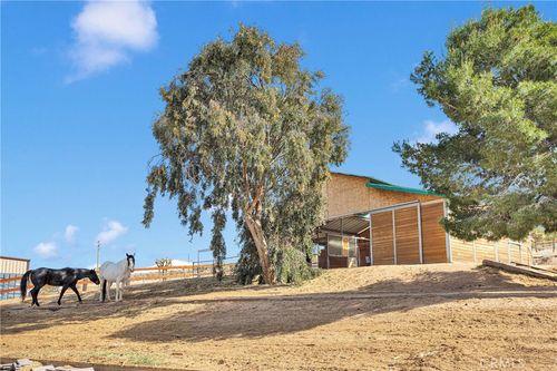 25733 Roundup Way, Apple Valley, CA, 92308-0445 | Card Image