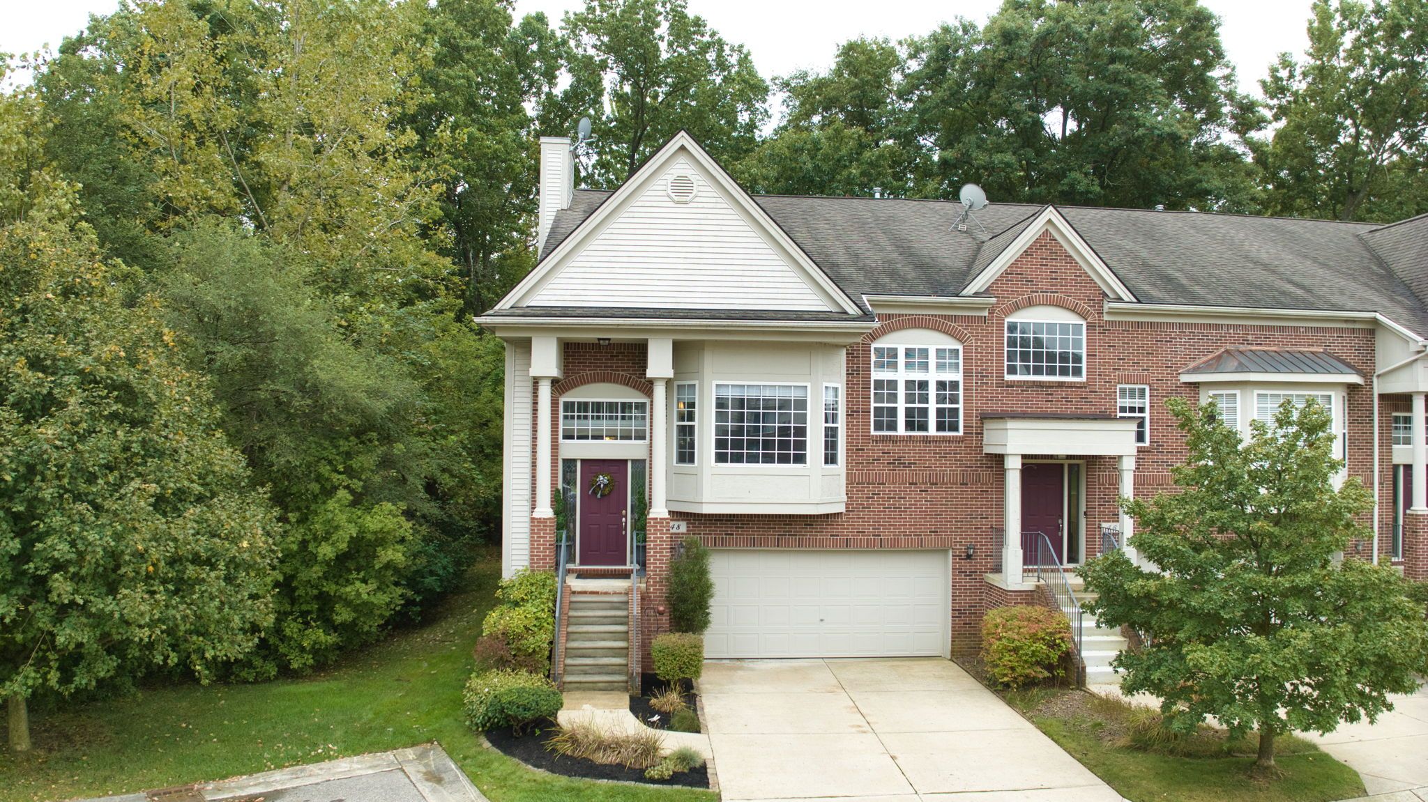 Grandview Cir, White Lake, MI 48386