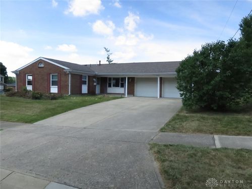 7001 Charing Ct, Huber Heights, OH, 45424-2908 | Card Image