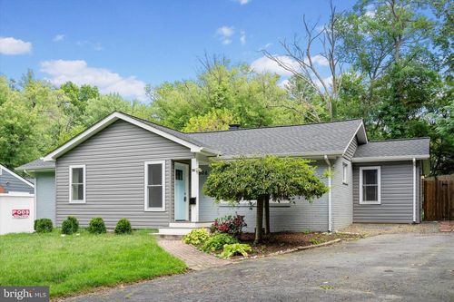 906 Monroe St, Herndon, VA, 20170-3208 | Card Image
