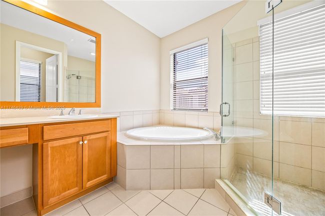 3346 W 96 Th Pl, House other with 3 bedrooms, 3 bathrooms and null parking in Hialeah FL | Image 26