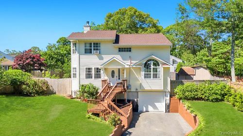 14 Cherry Rd, Rocky Point, NY, 11778-9366 | Card Image