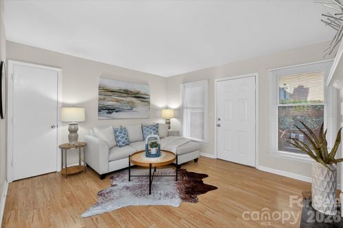 311-430 Queens Rd, Charlotte, NC, 28207-1441 | Card Image