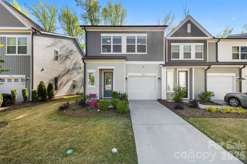 5320 Somerset Hill Ln, Charlotte, NC, 28269-4938 | Card Image
