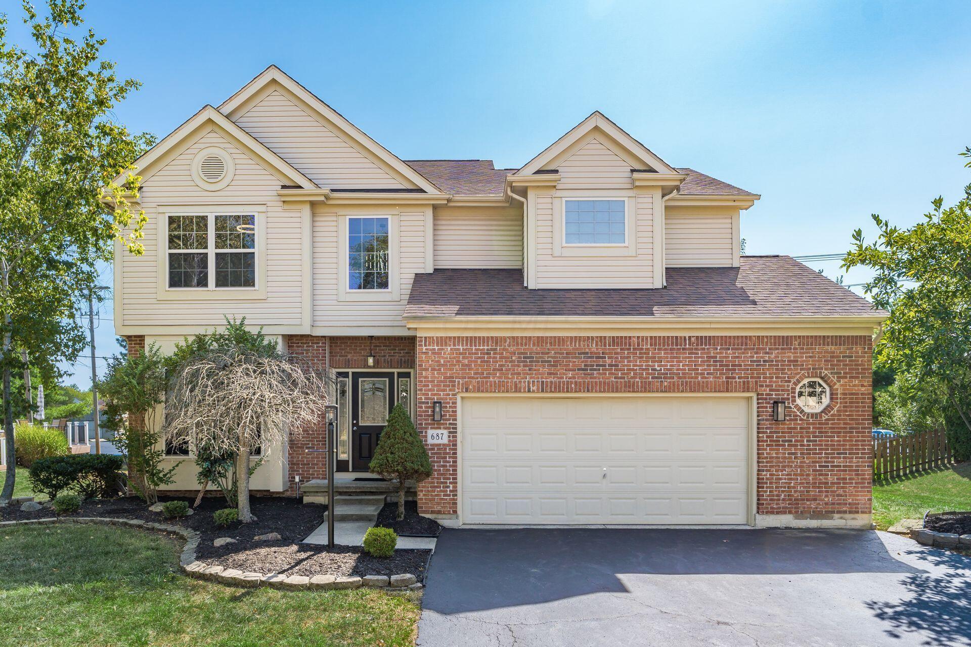 Manchester Cir, Pickerington, OH 43147