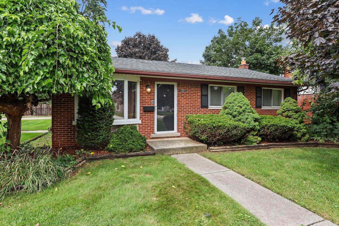 Whitfield Dr, Sterling Heights, MI 48312