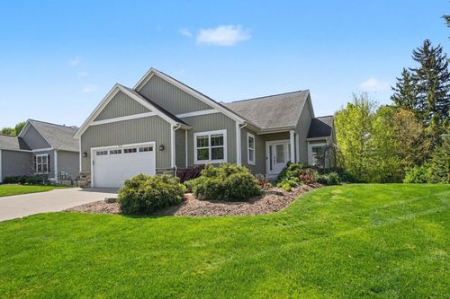 9592 Bluff Lake St, Zeeland, MI, 49464-8920 | Card Image