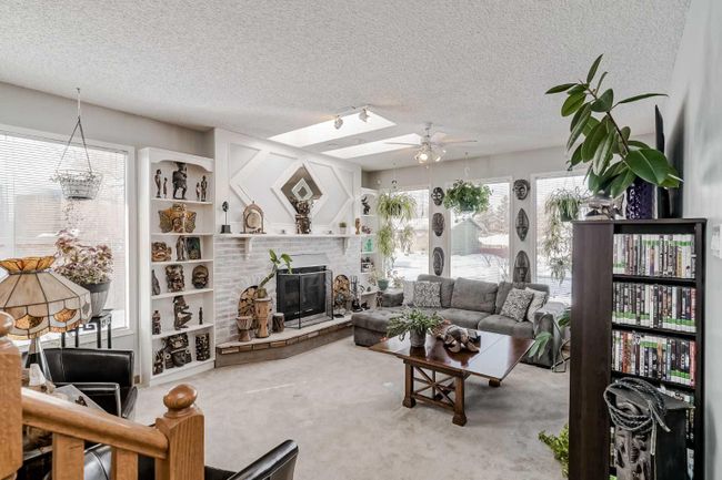 1968 Cottonwood Crescent Se, Home with 4 bedrooms, 2 bathrooms and 4 parking in Calgary AB | Image 6