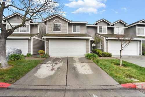 211 Pelican Loop, Pittsburg, CA, 94565 | Card Image