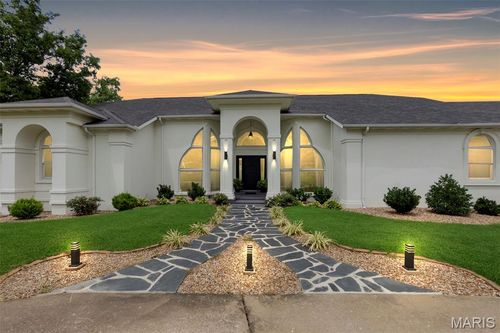 237 Kensington Ln, Cape Girardeau, MO, 63701-8425 | Card Image