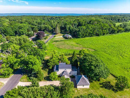2380 S Harbor Rd, Southold, NY, 11971-4507 | Card Image