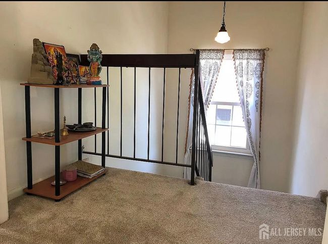 604 Woodbridge Commons Way, Townhouse with 2 bedrooms, 2 bathrooms and null parking in Iselin NJ | Image 10