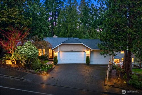 22706 Ne 12th Pl, Sammamish, WA, 98074-6813 | Card Image