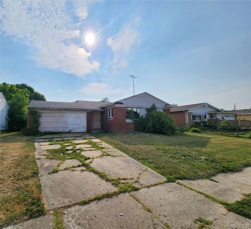 6104 Hilton Ln, Mount Morris, MI, 48458-2632 | Card Image