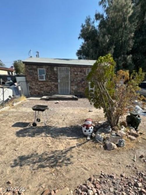 2520 Sunrise St, Las Vegas, NV, 89101-4638 | Card Image