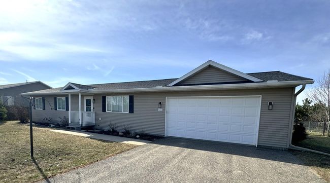 606 Tenth St W, House other with 3 bedrooms, 2 bathrooms and null parking in Park Rapids MN | Image 4