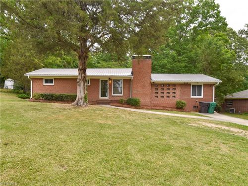 515 Manor Drive, High Point, NC, 27260 | Card Image