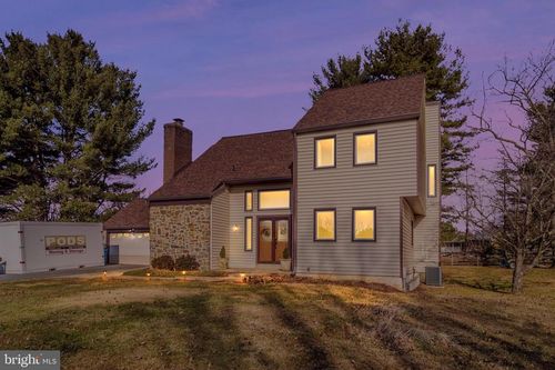 11296 Windsor Ct, Ijamsville, MD, 21754-8812 | Card Image