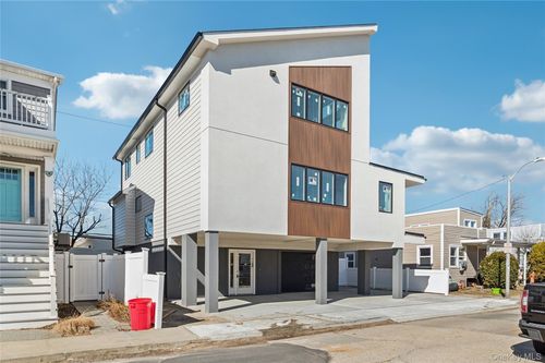 27 Kerrigan St, Long Beach, NY, 11561-2510 | Card Image