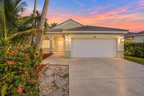 649 Willow Bend Rd, Weston, FL, 33327-1829 | Card Image