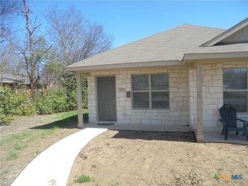 1017 S Main St, Temple, TX, 76504-5766 | Card Image