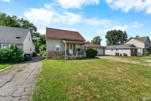 15112 Oldham St, Taylor, MI, 48180-5057 | Card Image